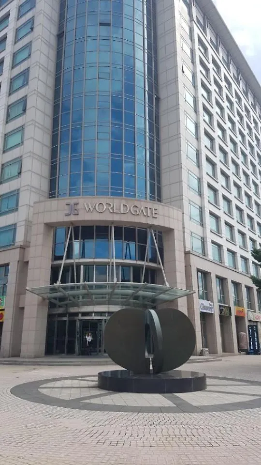 Incheon Airport Gogo House Hotel 3*,