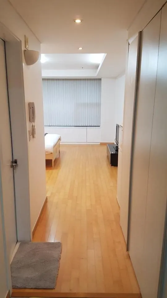 Incheon Airport Gogo House Hotel 2*,