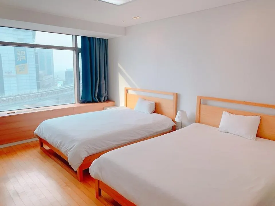 Incheon Airport Gogo House Hotel 2*,