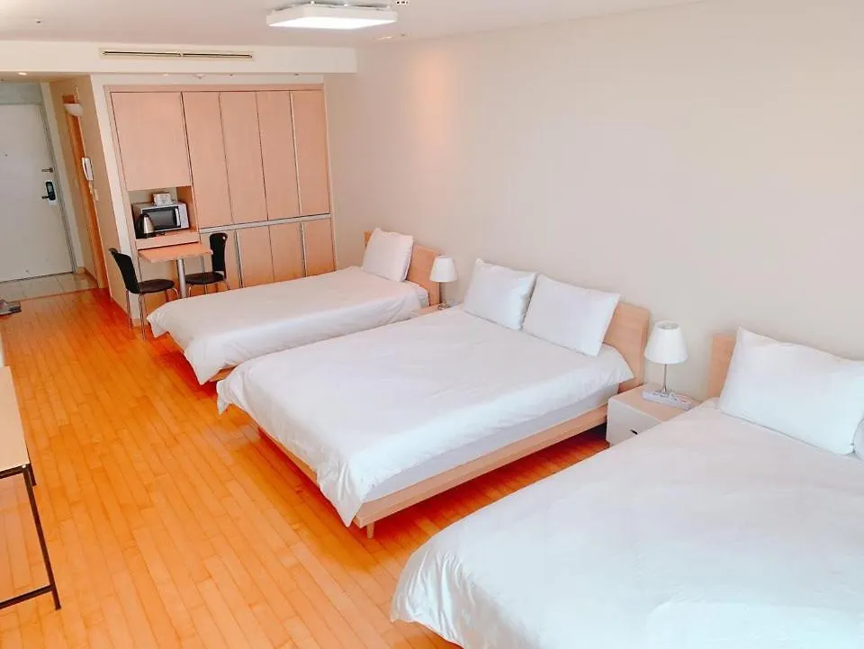 Incheon Airport Gogo House Hotel 2*,