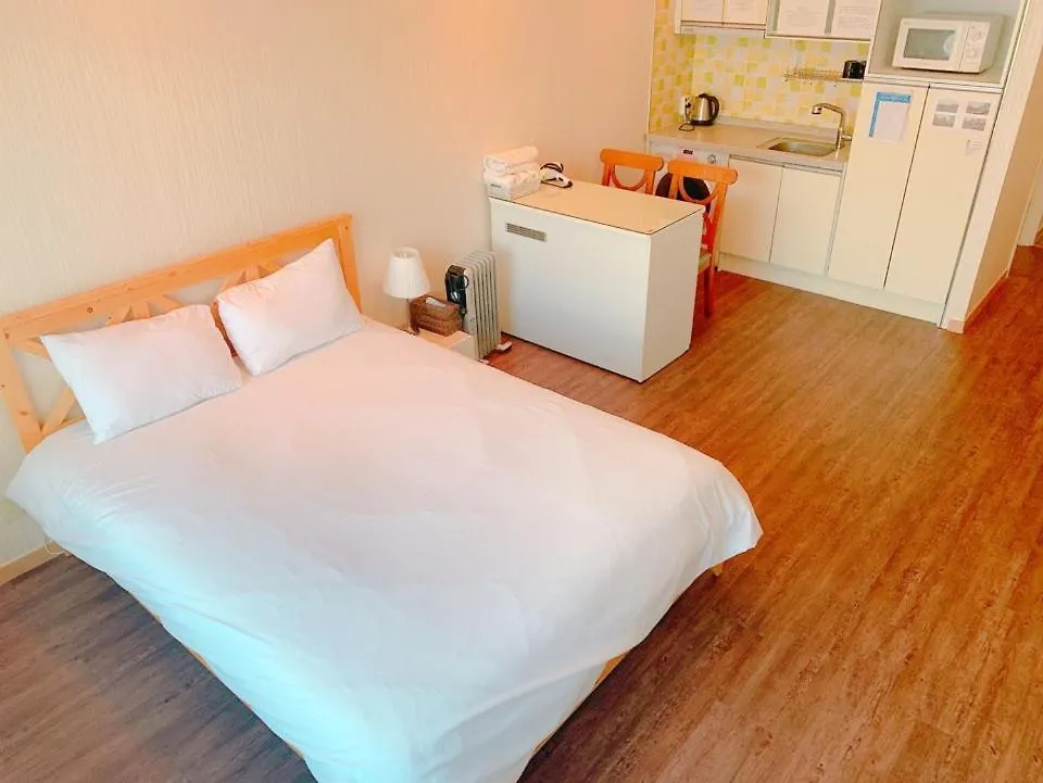 Incheon Airport Gogo House Hotel
